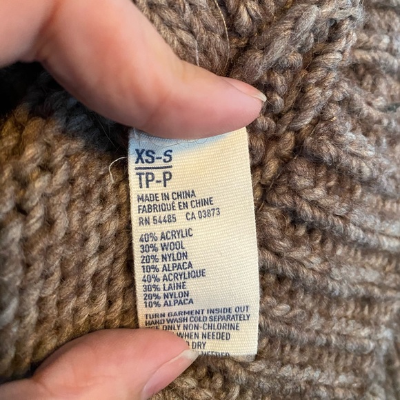 Comfortable sweater from American Eagle Outfitters - Picture 5 of 6